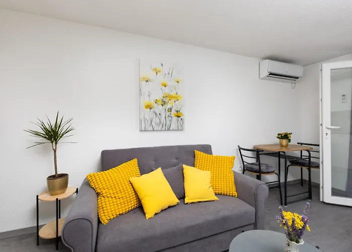 Apartment In Tiny House In Krk Center