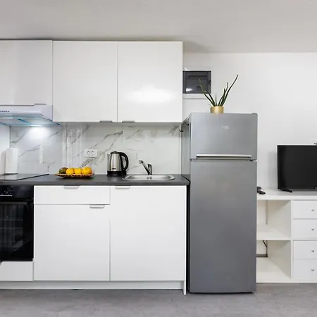 In Tiny House In Krk Center 크르크